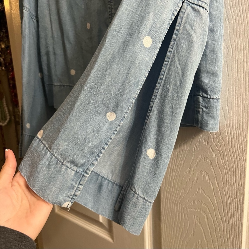 Chambray polka dot shirt with flair sleeves and ties in back - Picture 2 of 4